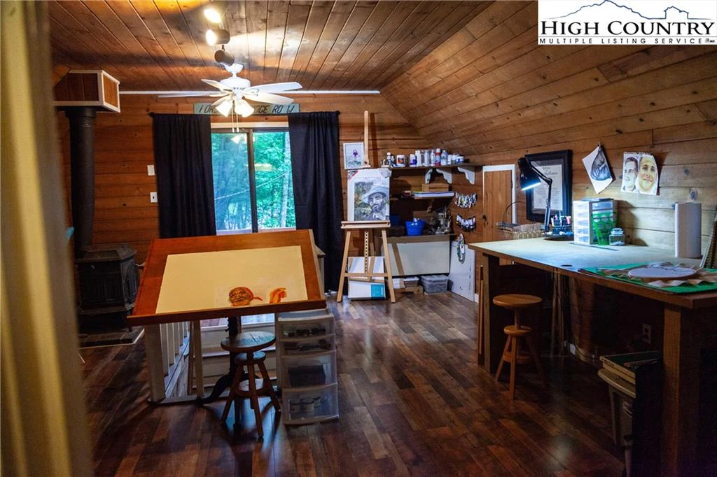 Image number 2 for the current listing