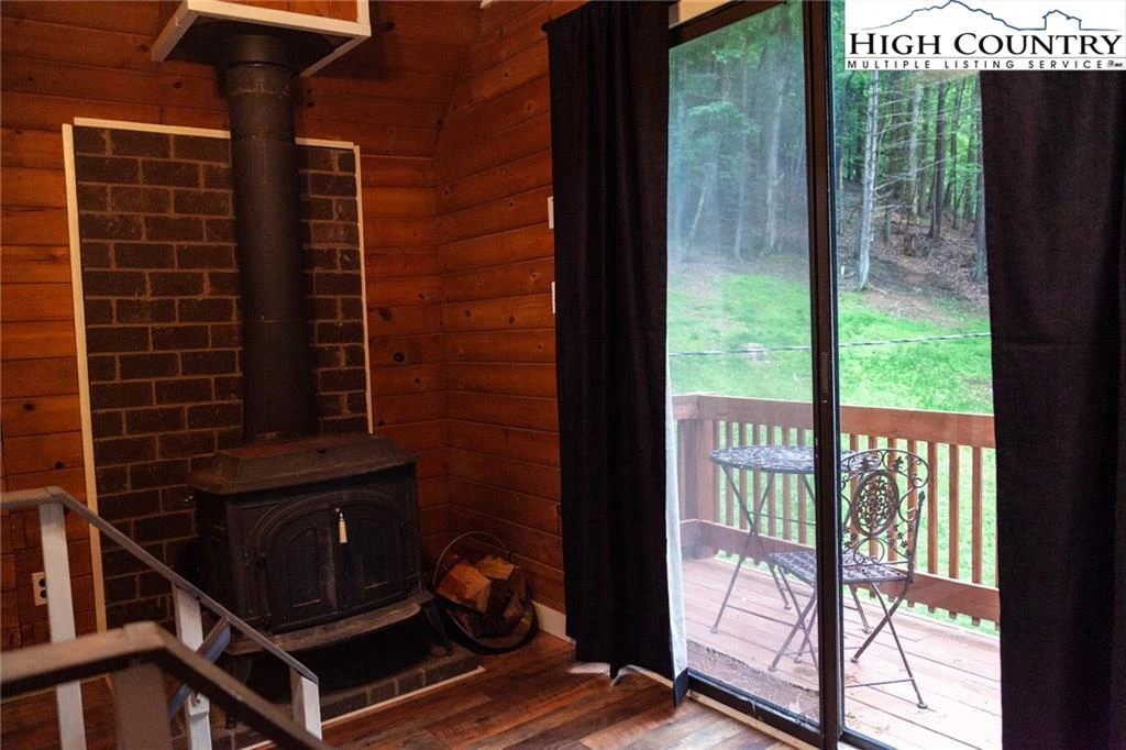 Image number 7 for the current listing