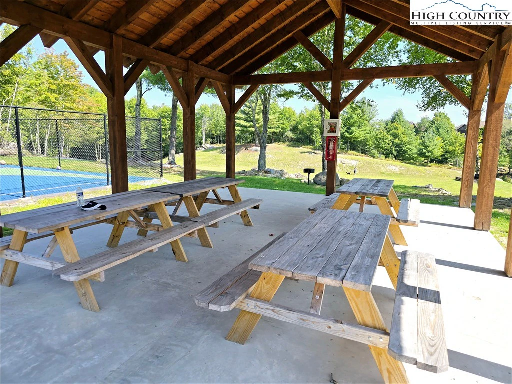 Image number 11 for the current listing