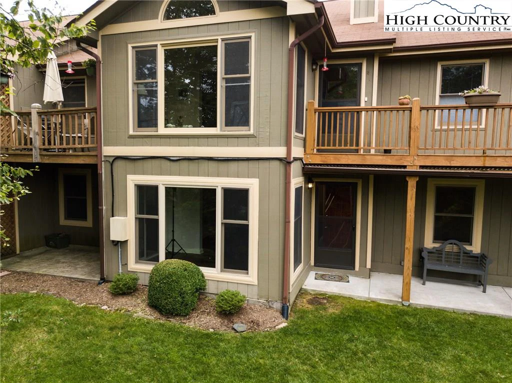 Image number 1 for the current listing