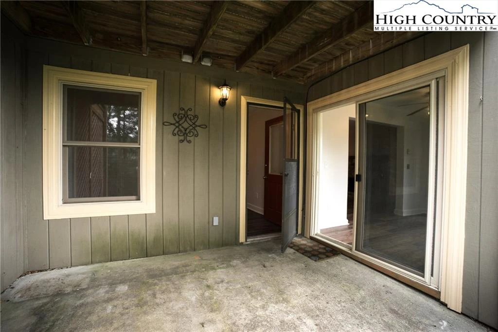 Image number 8 for the current listing