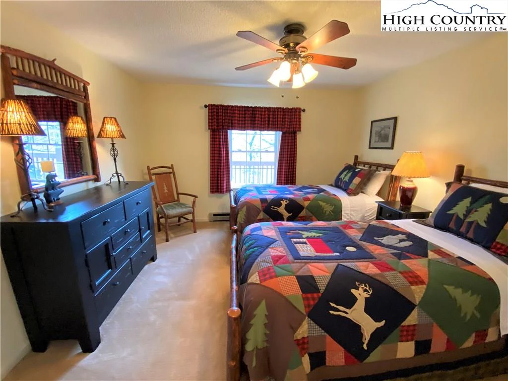 Image number 7 for the current listing