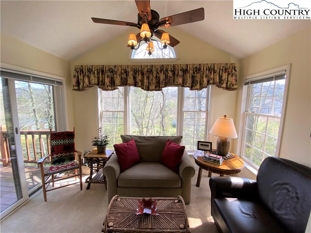 Image number 5 for the current listing