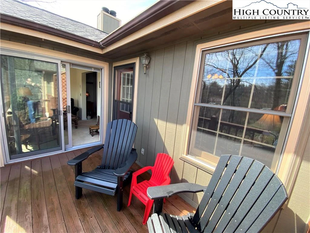 Image number 4 for the current listing