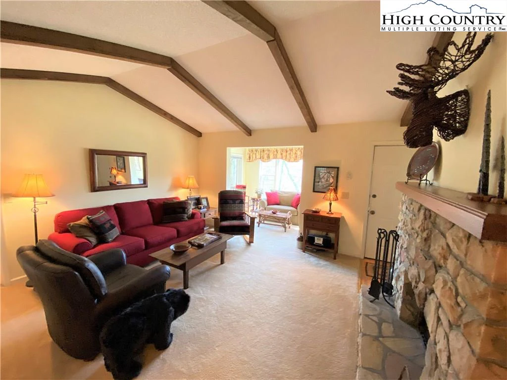 Image number 15 for the current listing