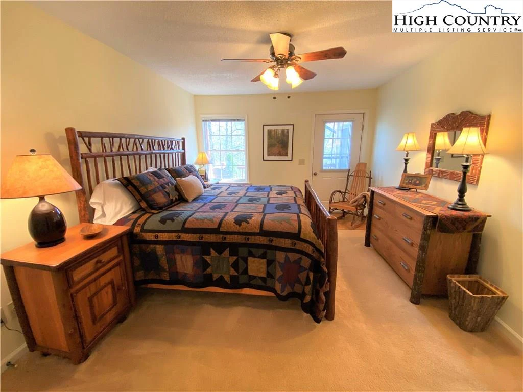 Image number 2 for the current listing