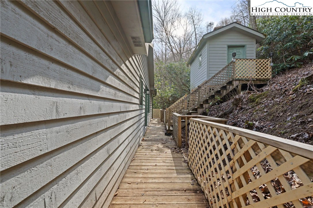 Image number 2 for the current listing