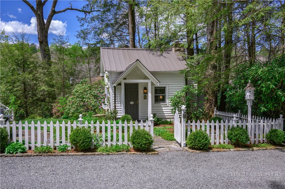 Image number 20 for the current listing