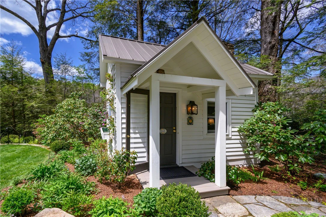 Image number 21 for the current listing