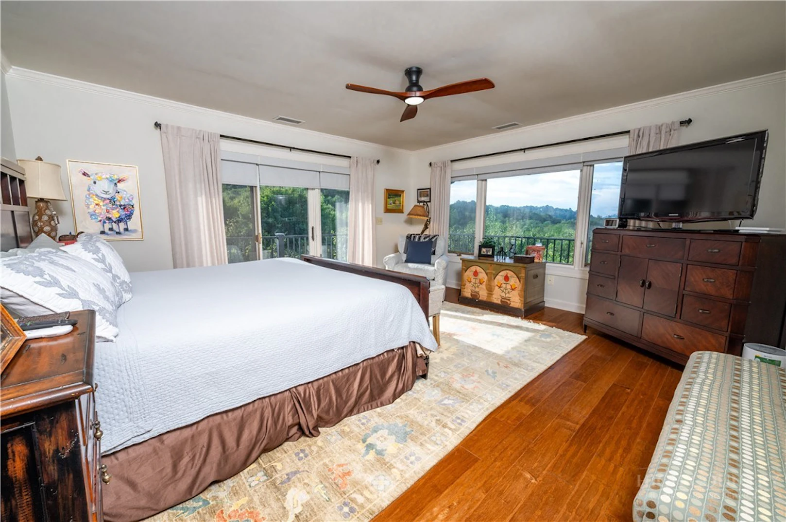 Image number 13 for the current listing