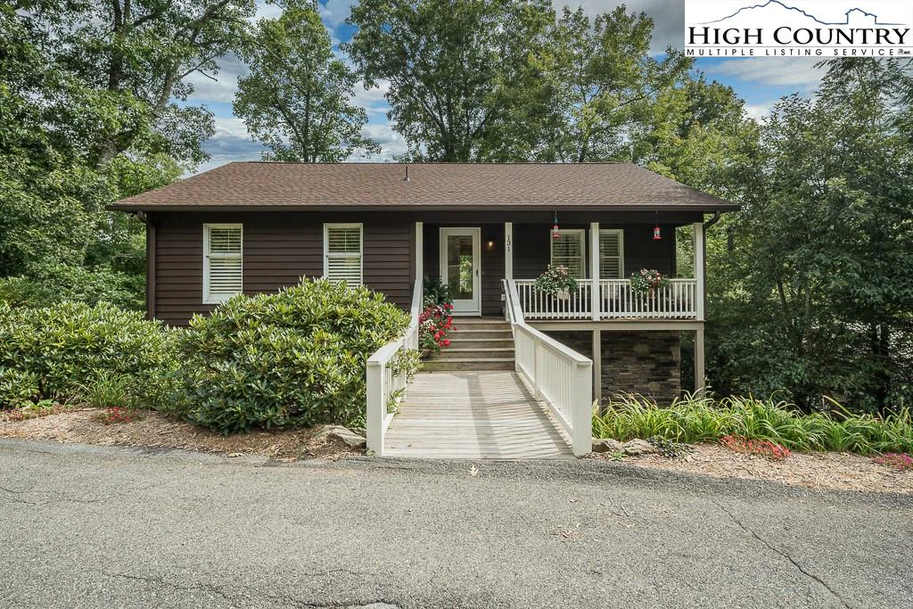 Image number 1 for the current listing