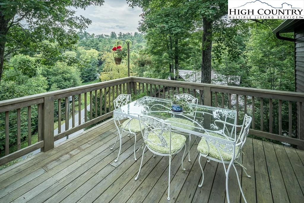 Image number 18 for the current listing