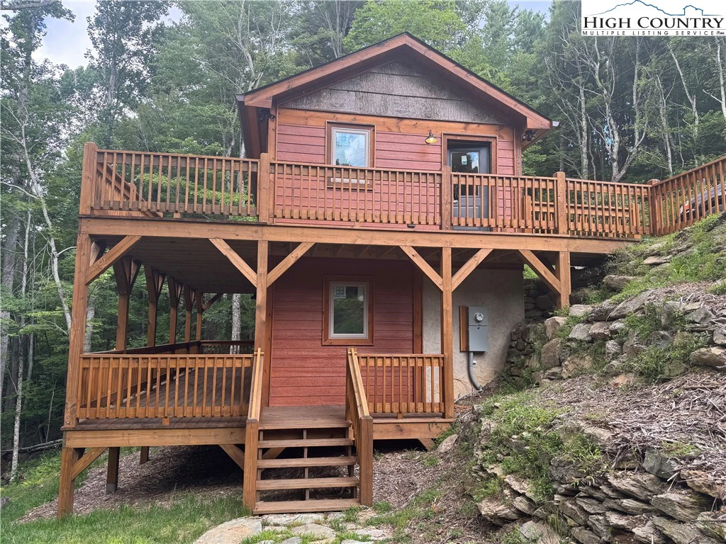 Image number 14 for the current listing