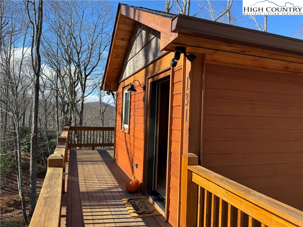 Image number 1 for the current listing