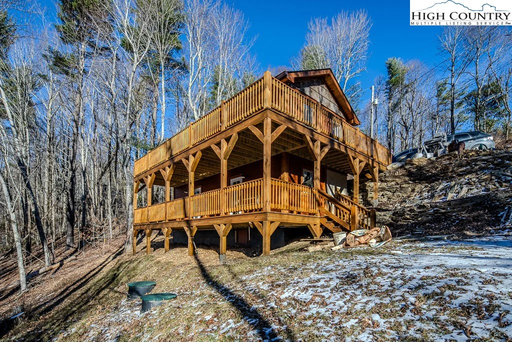 Image number 17 for the current listing