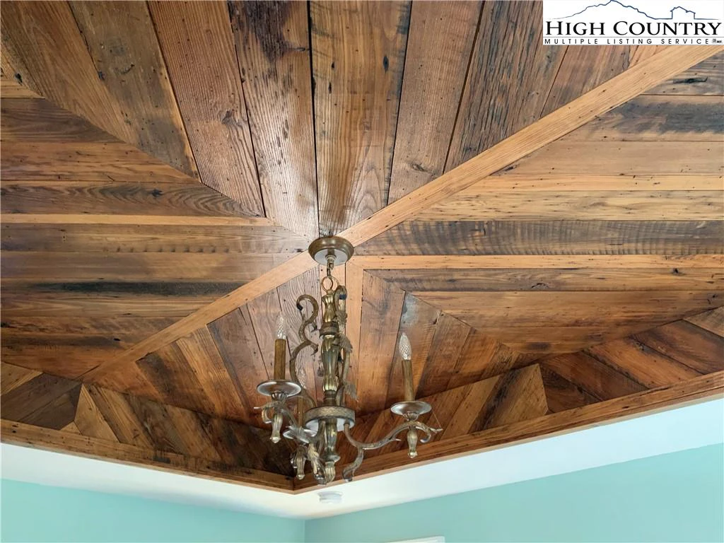 Image number 3 for the current listing