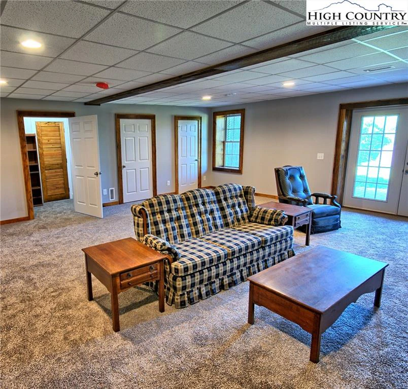 Image number 8 for the current listing
