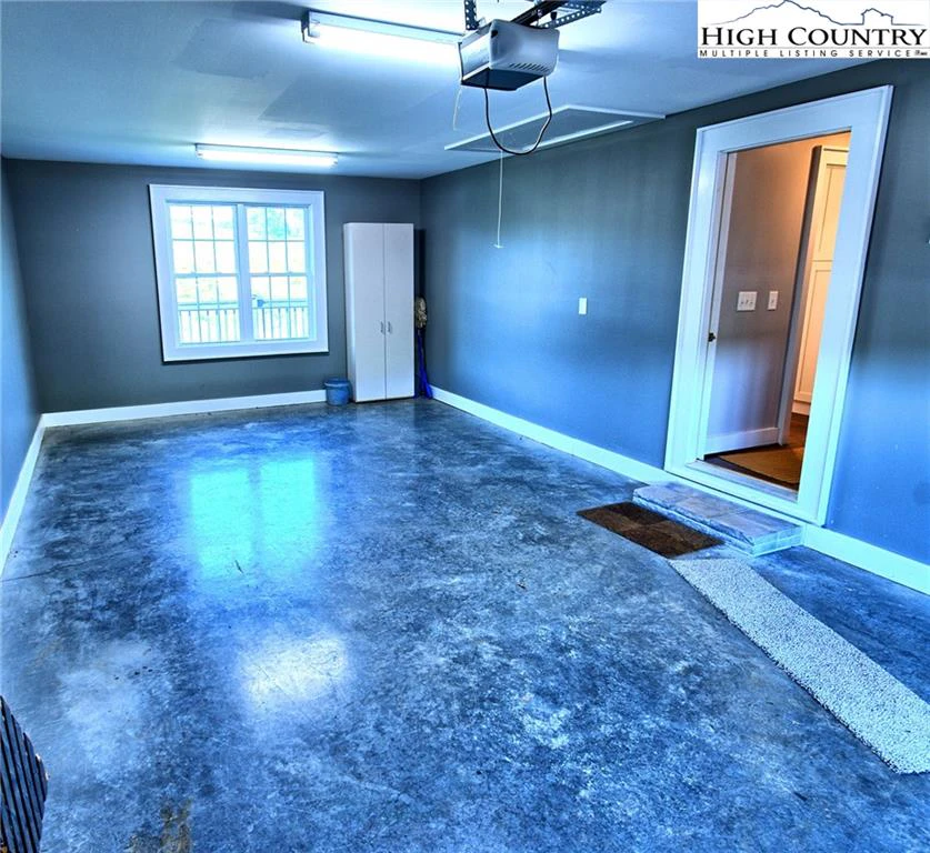 Image number 6 for the current listing