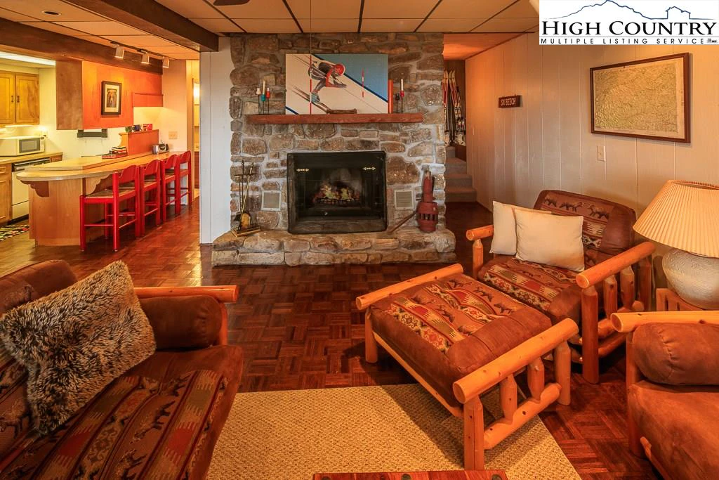 Image number 6 for the current listing