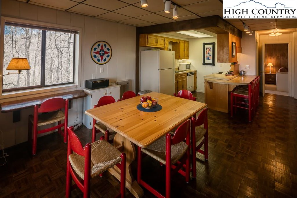 Image number 7 for the current listing