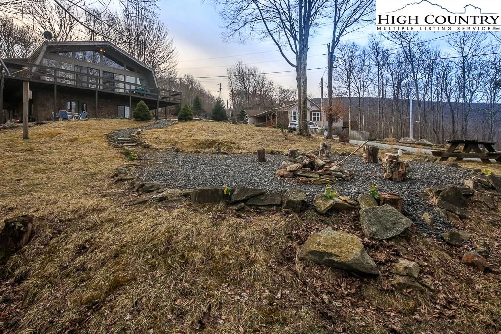 Image number 19 for the current listing