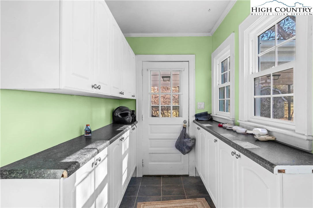Image number 12 for the current listing