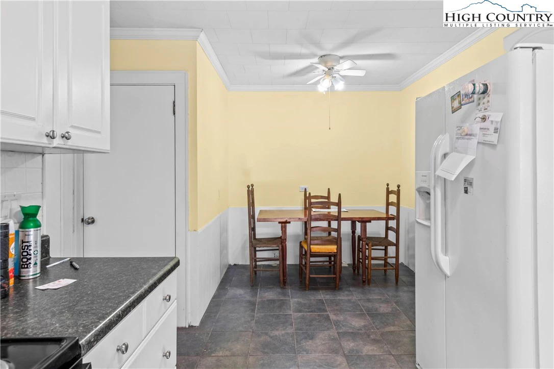 Image number 3 for the current listing