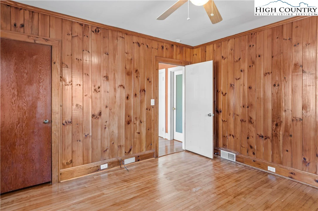 Image number 6 for the current listing