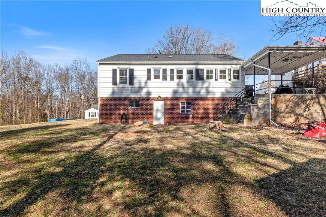 Image number 18 for the current listing