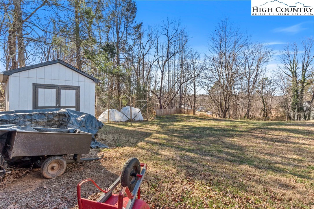 Image number 21 for the current listing