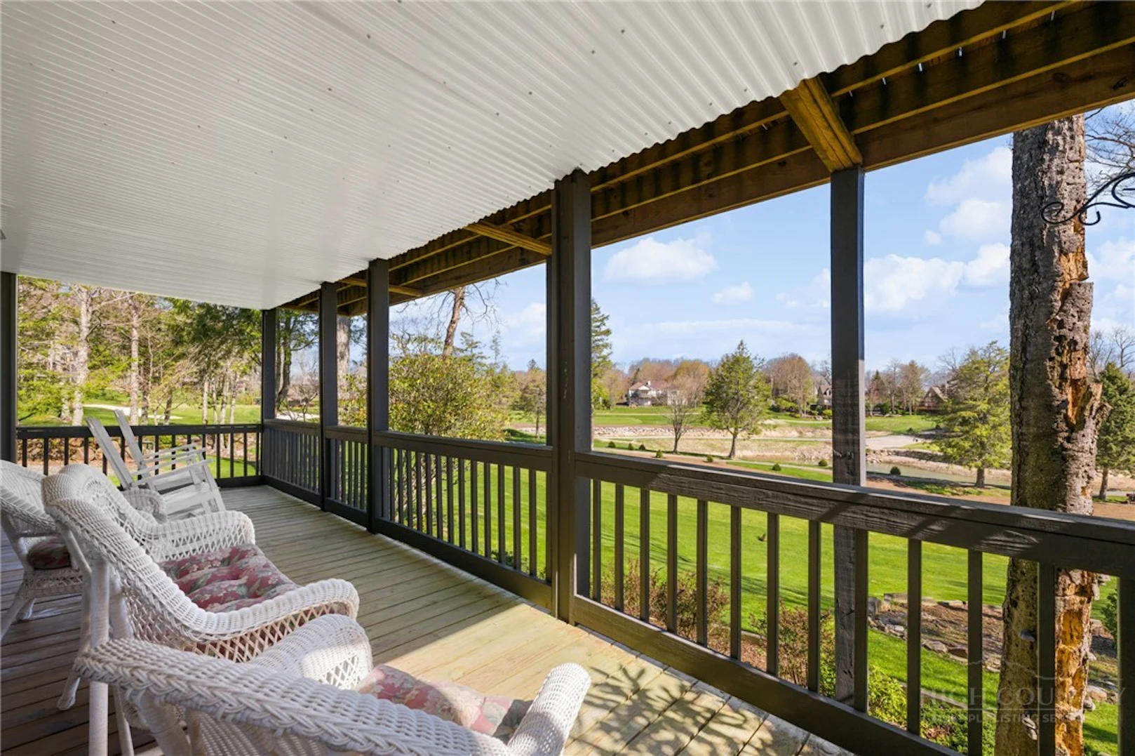 Image number 17 for the current listing