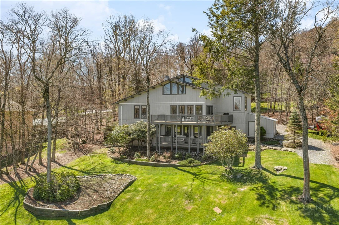Image number 1 for the current listing