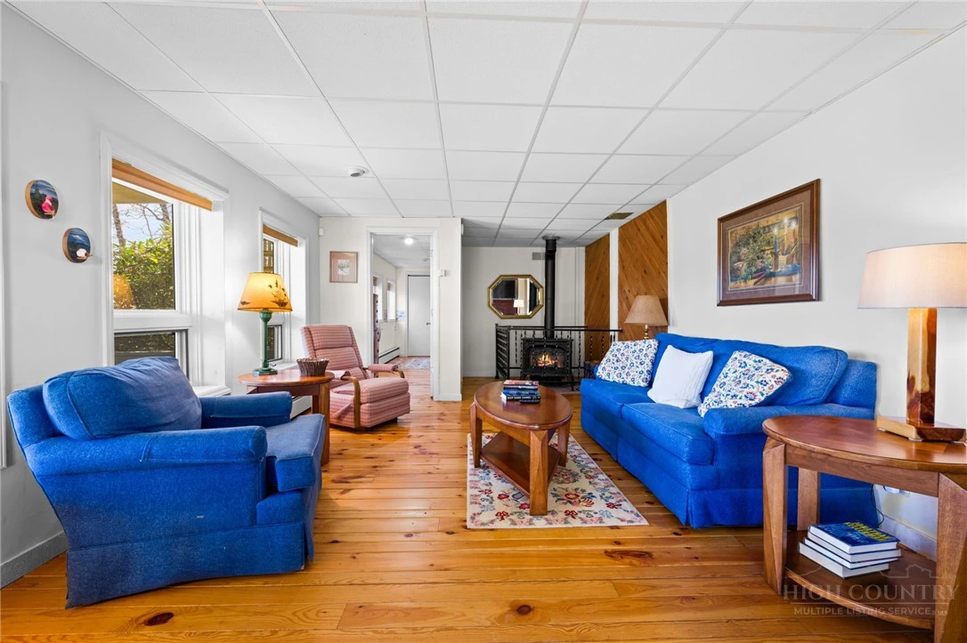 Image number 7 for the current listing