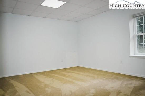 Image number 11 for the current listing