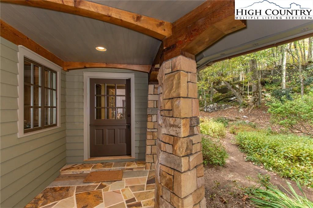 Image number 5 for the current listing