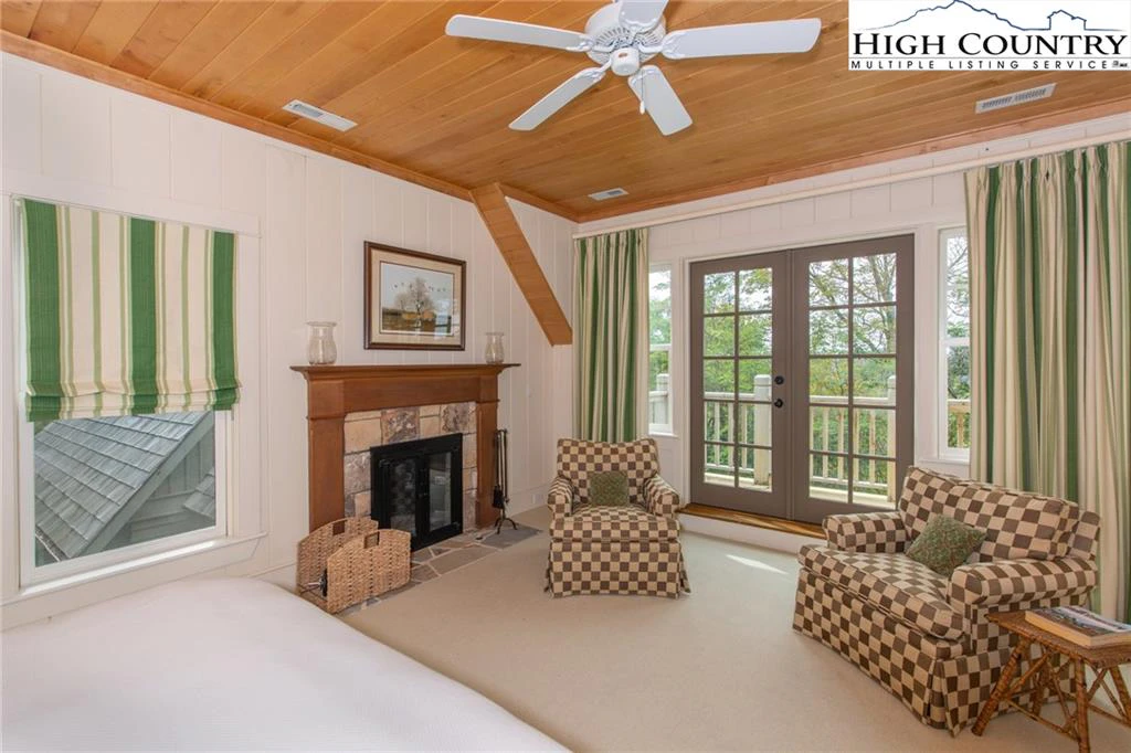 Image number 10 for the current listing