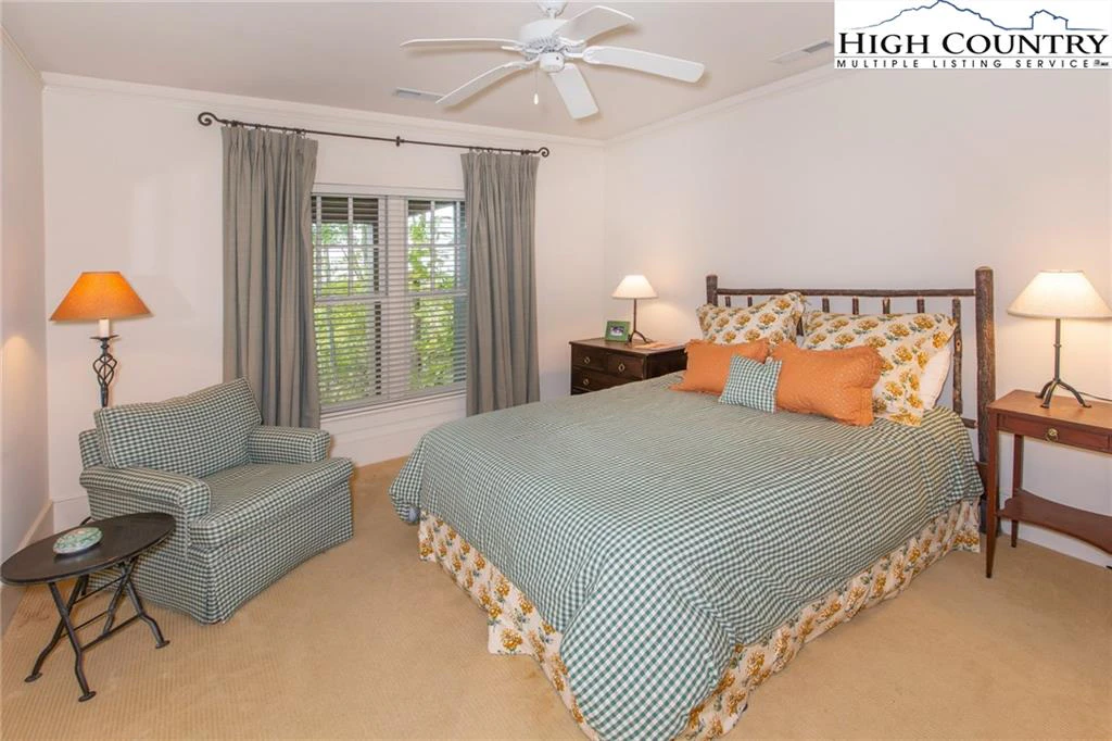 Image number 16 for the current listing