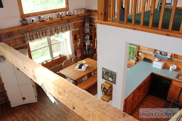 Image number 10 for the current listing