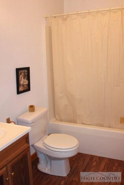 Image number 7 for the current listing
