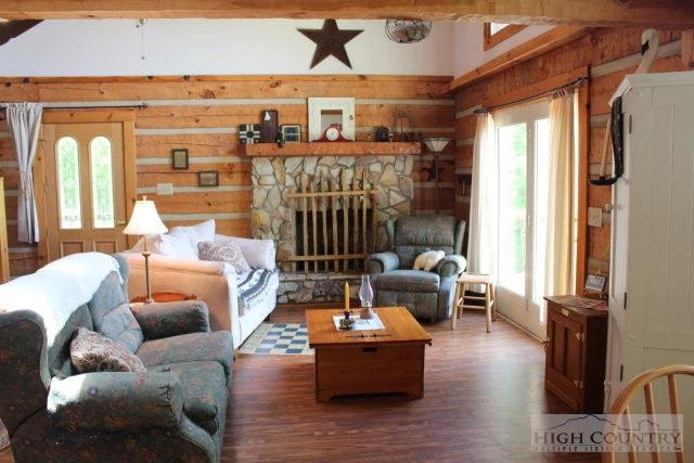 Image number 22 for the current listing