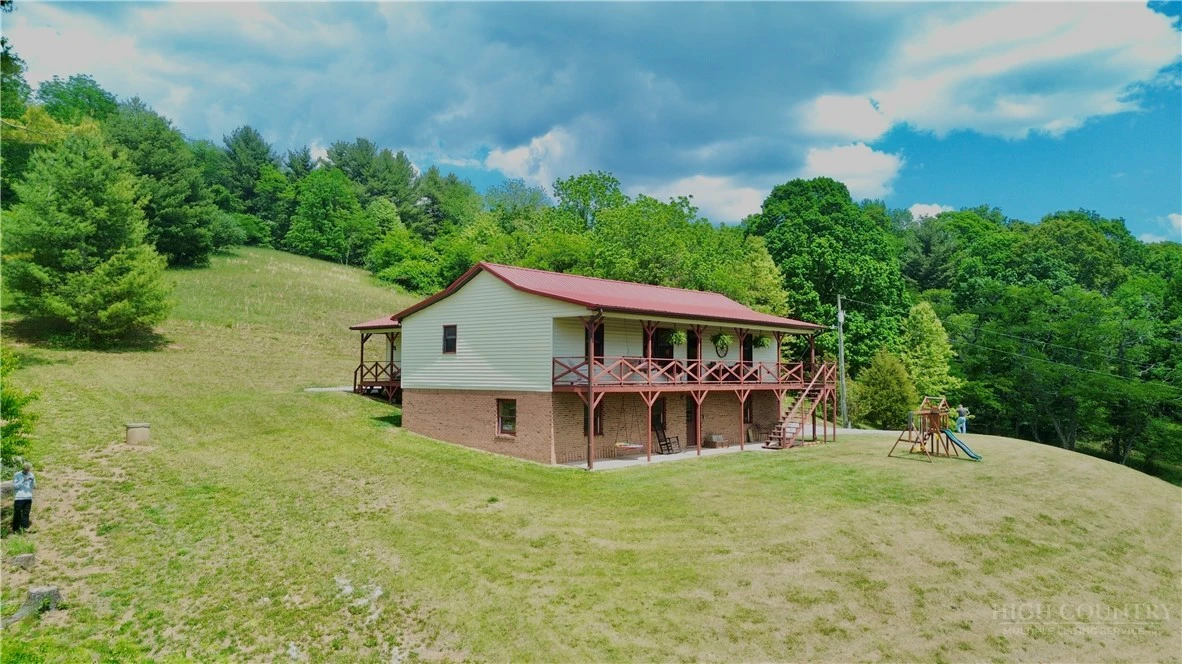 Image number 3 for the current listing