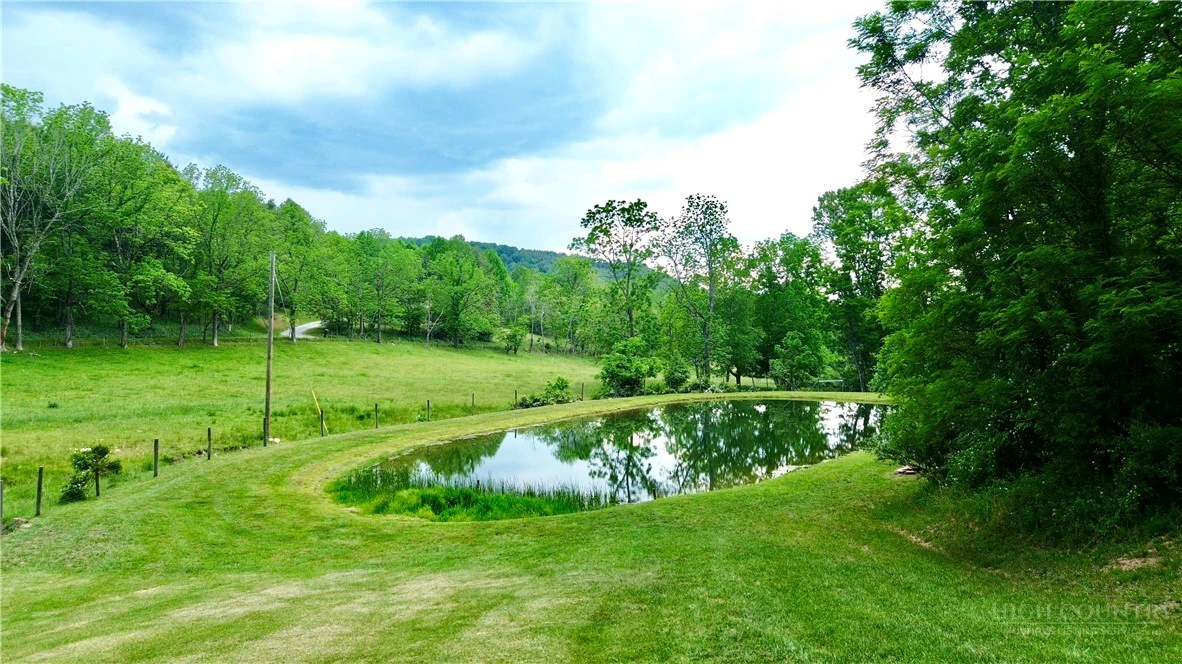 Image number 20 for the current listing