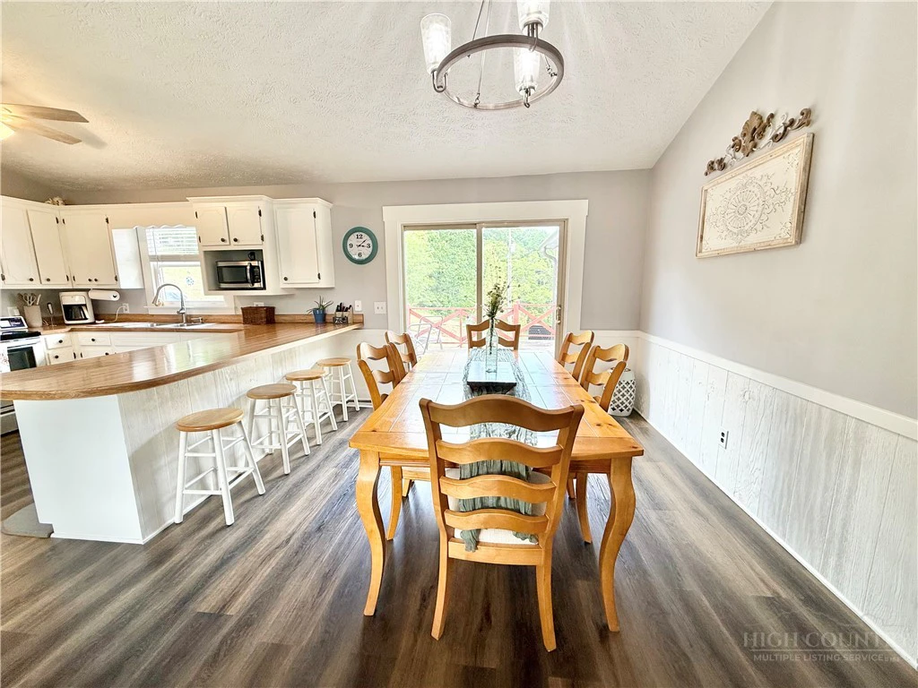 Image number 10 for the current listing