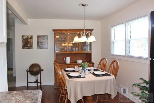 Image number 5 for the current listing