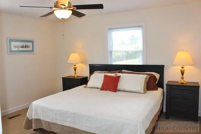 Image number 18 for the current listing