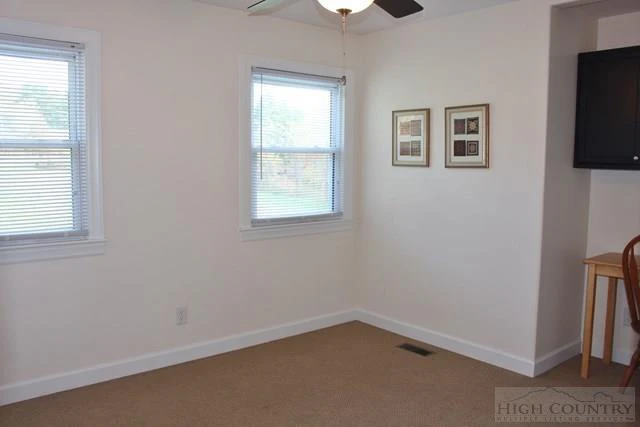 Image number 16 for the current listing