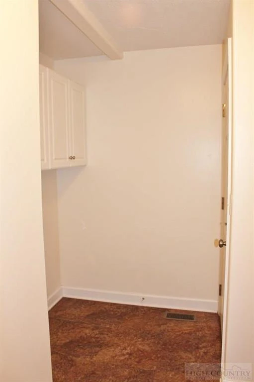 Image number 14 for the current listing