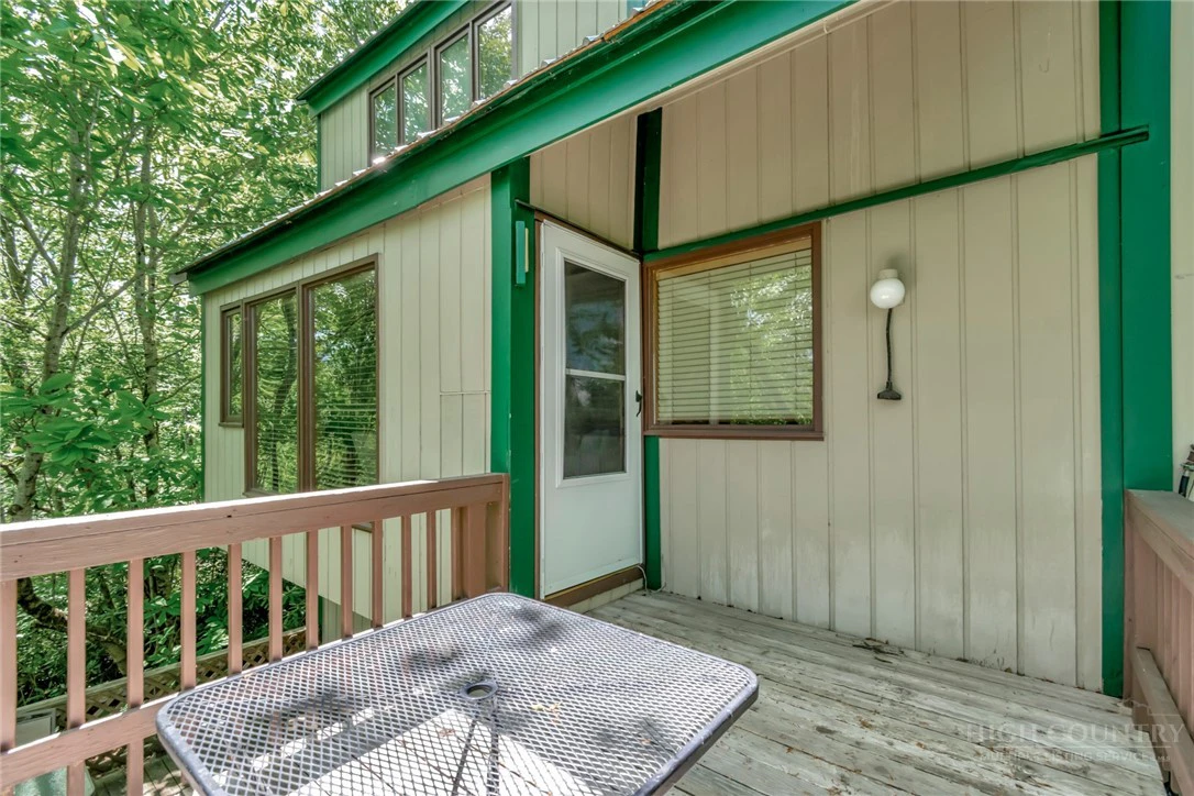 Image number 15 for the current listing