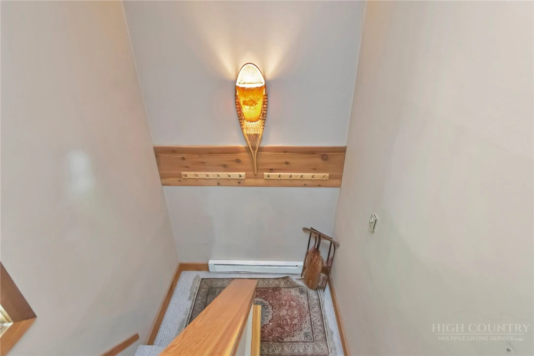 Image number 20 for the current listing