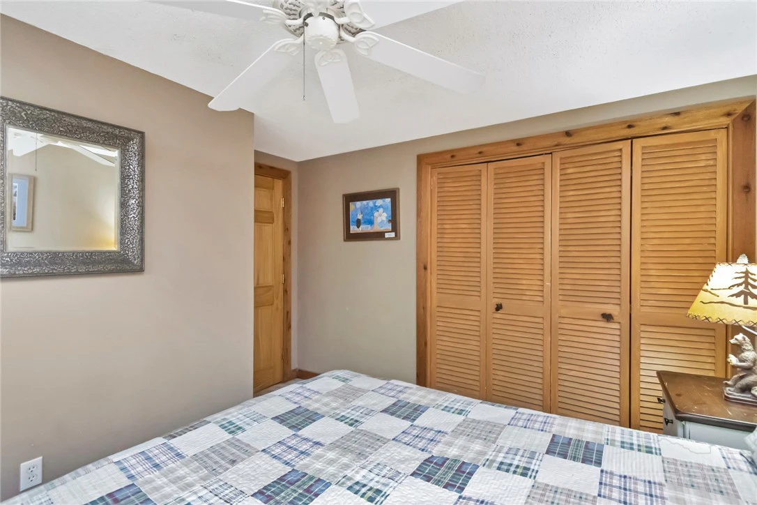 Image number 4 for the current listing